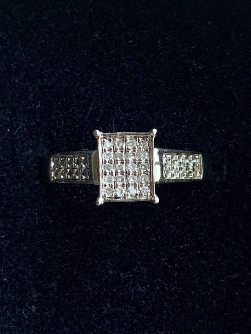 .88 CTW NATURAL Brilliant Diamonds Designer Ring ($3,400) !!SALE!!